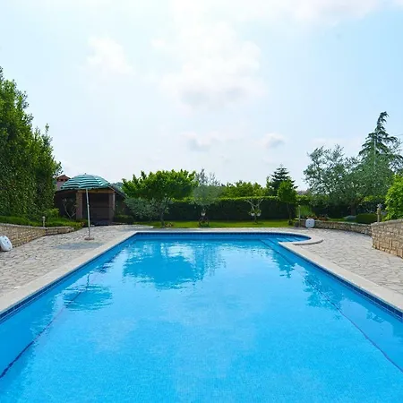 Pool 624 * Pula