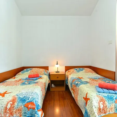 Pool 624 Pula