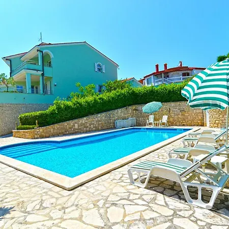 Pool 624 * Pula