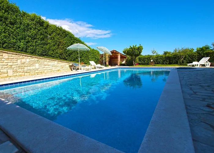 Pool Apartments 624 *